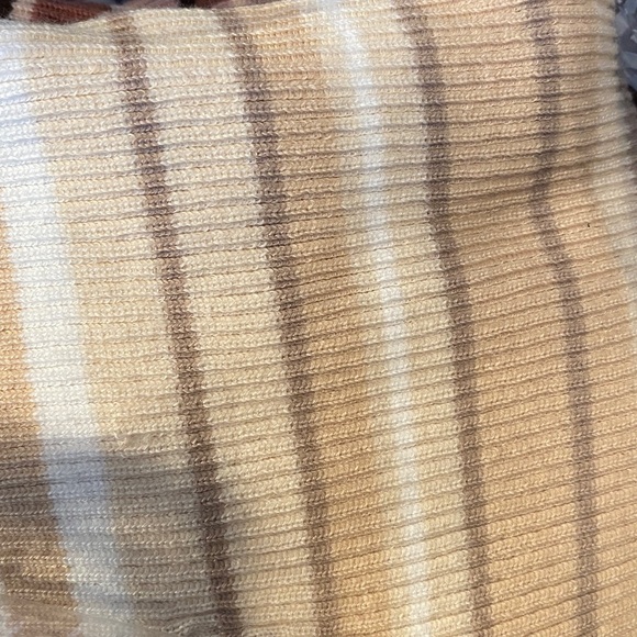 Gentle Fawn Elyse Pullover - Picture 4 of 4